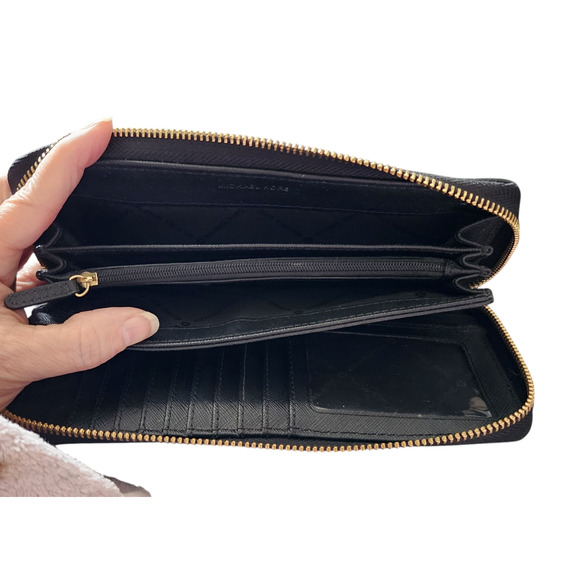 Michael Kors black Jet Set Travel Saffiano Leather Continental Wallet - Picture 3 of 8